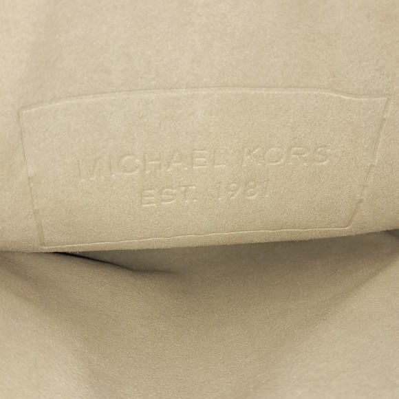 Michael Kors Embossed MK Double zipper Padded Tablet Sleeve - Picture 5 of 8